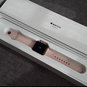 Rose Gold Apple watch Series 3 + 10 bands